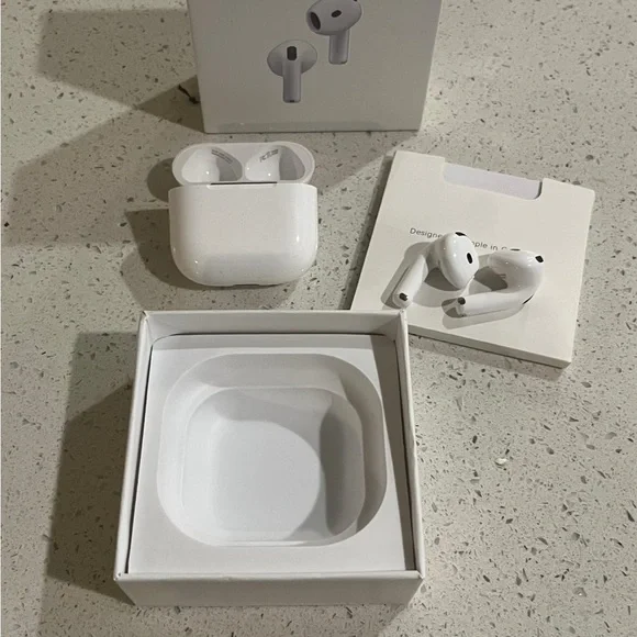 Wireless Earbuds in White